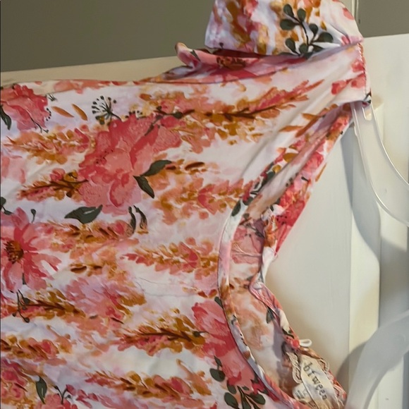 Floral Ruffle Sleeve Dress - Picture 3 of 4